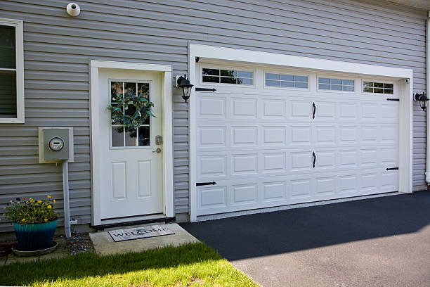 24/7 Emergency Garage Door Panel Replacement experts in Bassett, VA